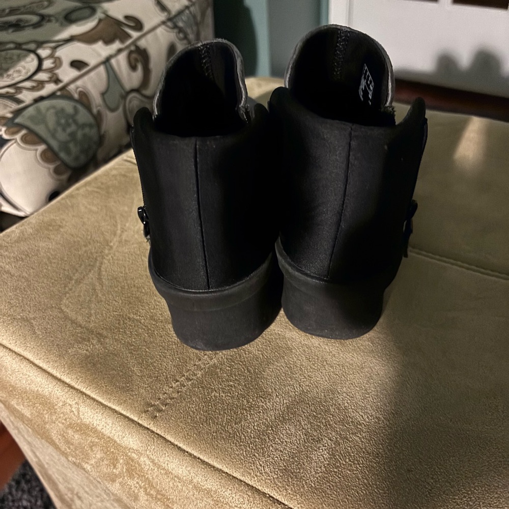 Cloudsteppers Booties 
2 tone gray/black - Picture 4 of 6